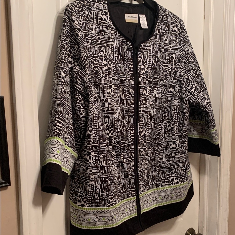 Alfred Dunner Black and White Geometric Blazer with Green Trim 16W